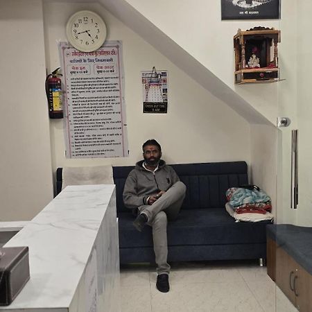 Shree Gurunanak Palace 乌贾因 外观 照片