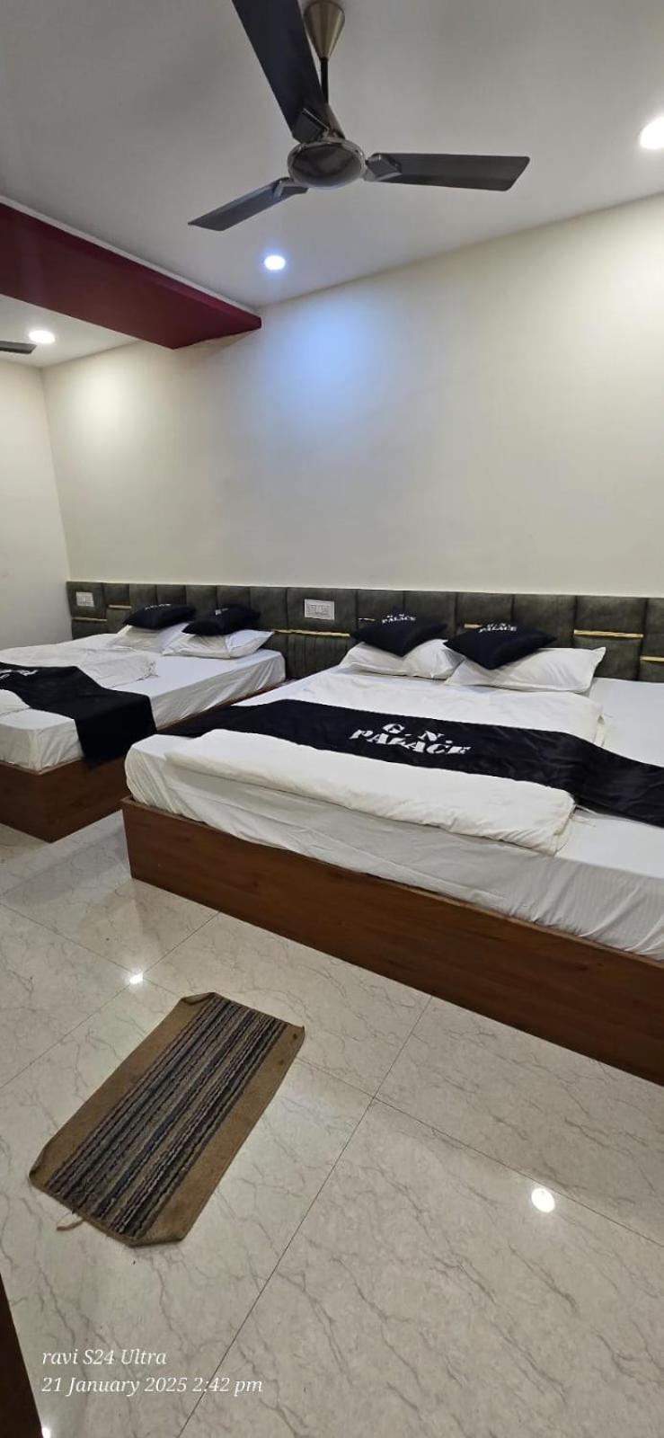 Shree Gurunanak Palace 乌贾因 外观 照片